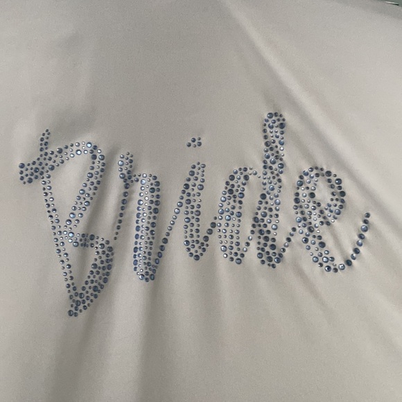 VS Bride Robe - Picture 2 of 4